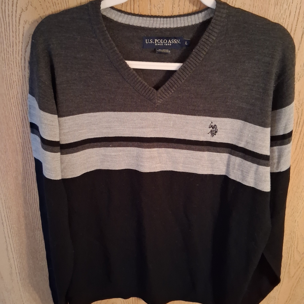 U.S. Polo Assn. Men's Gray and Black Sweater